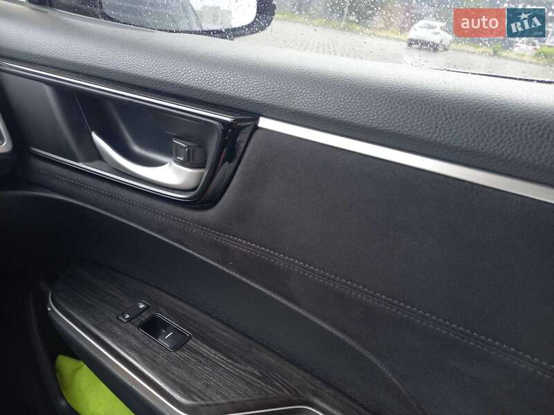 Седан Honda Clarity 2019 в Черкасах