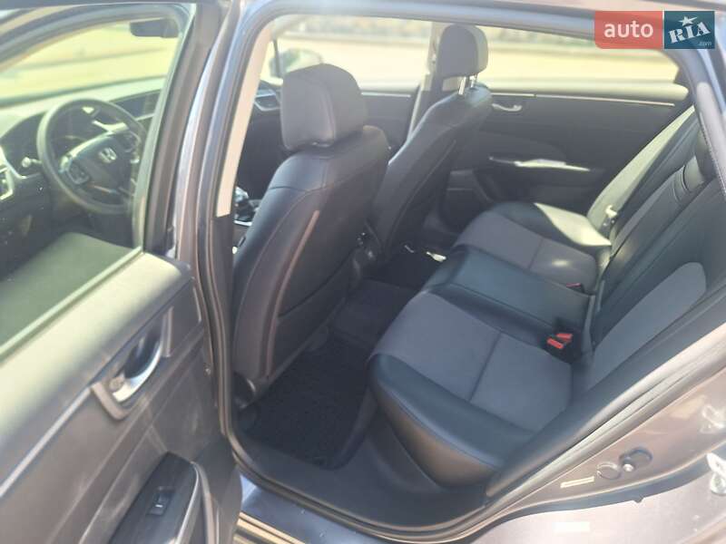 Седан Honda Clarity 2018 в Ровно