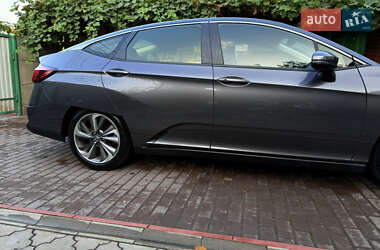 Седан Honda Clarity 2017 в  фото 14 Седан Honda Clarity 2017 в