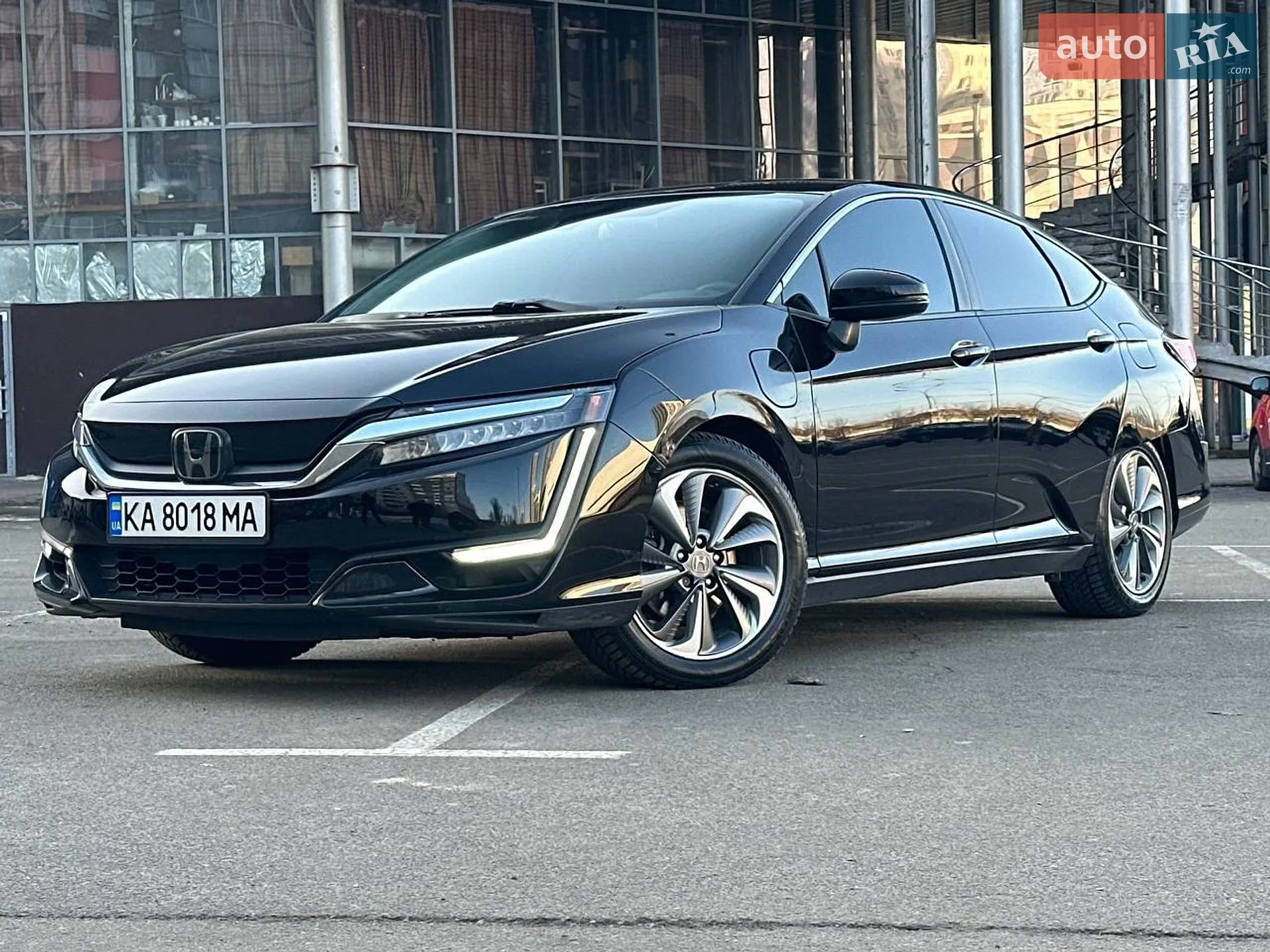 2017 Honda FCX Clarity - фото 1