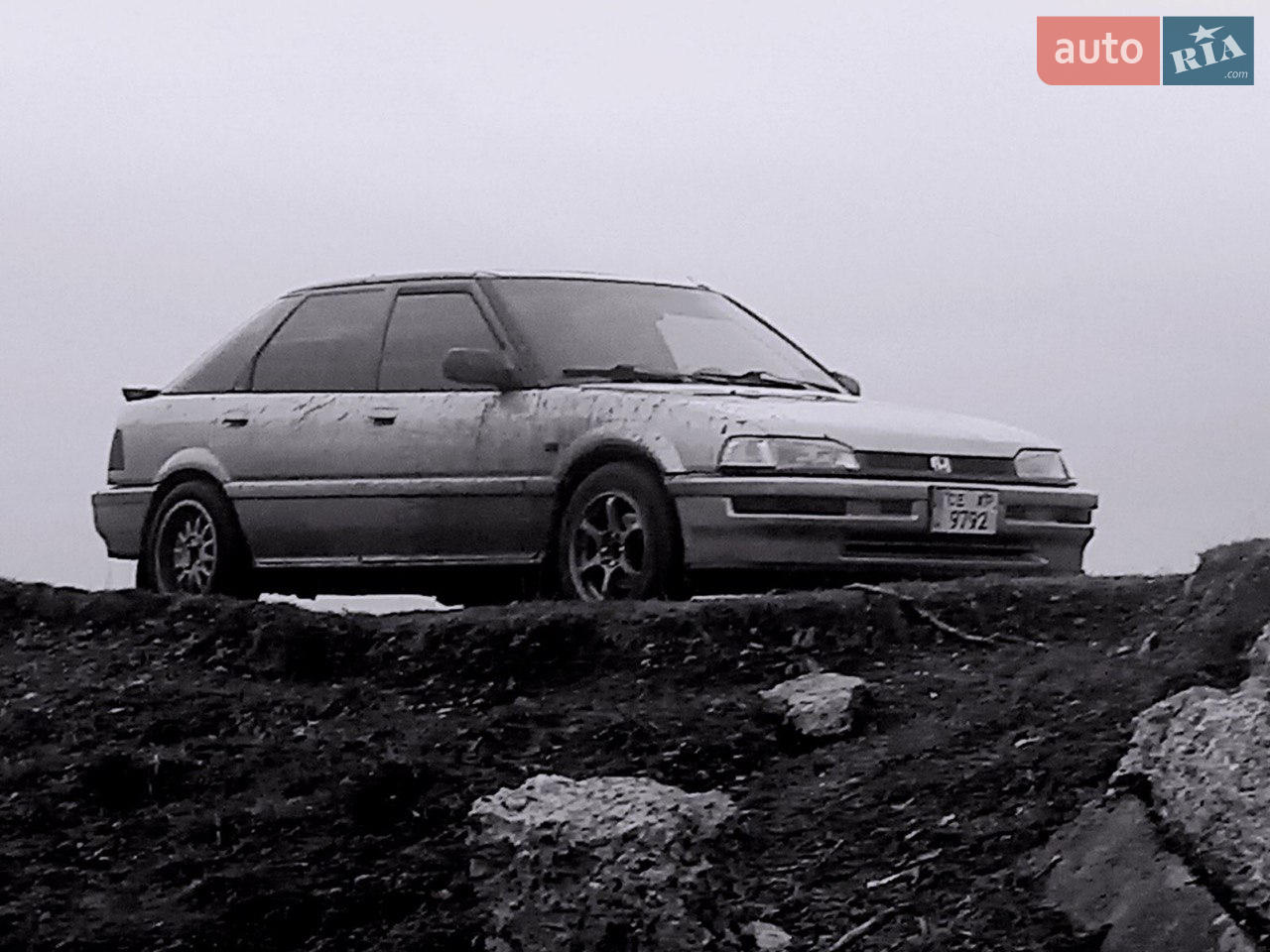 Вітаю, настав час передати друга в надійні руки )
Надійний апарат який подарує вам емоції , а саме один з най потужніших моторів 1.6 DOHC зі зміною положення посеред валу D16A9 він крутиться до 7800 обертів на хвилину , цей мотор йшов також на Honda CR-X далі усилена кпп знята з CR-X
комфортний спортивний велюровий салон з боковою підтримкою , електро люк зеркала та склопідйомники , при бажані можливий проект під турбо . В комплекті чудові рідкі диски Adwan racing r 15 літні та рідні диски хондовскі титани r14 на майже новій зимній. Причина продажу перехід на авто з автоматом для дружини )