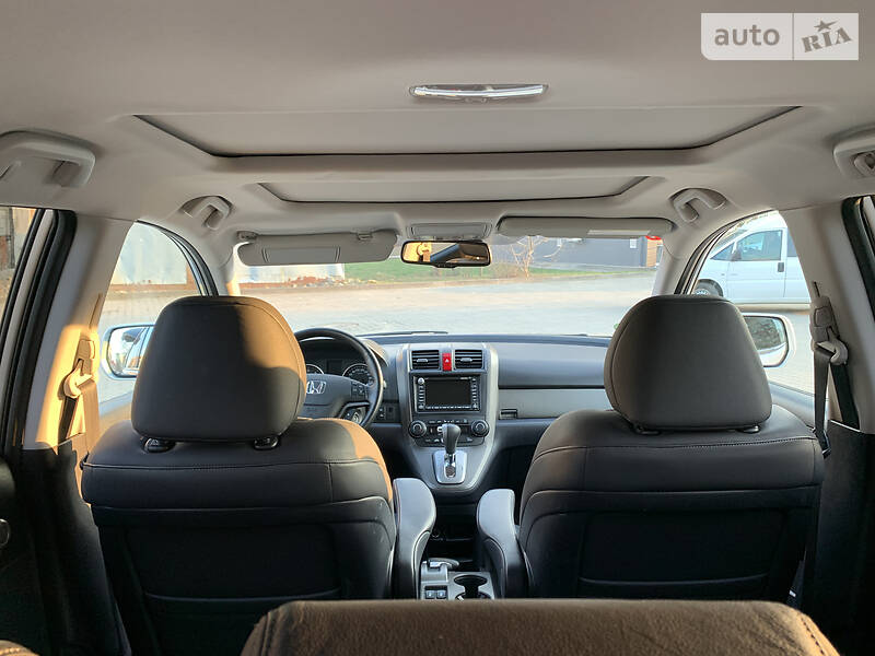 Позашляховик / Кросовер Honda CR-V 2011 в Чернівцях