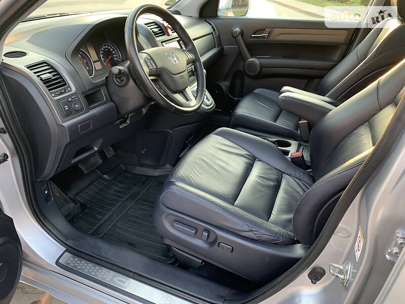 Позашляховик / Кросовер Honda CR-V 2011 в Чернівцях