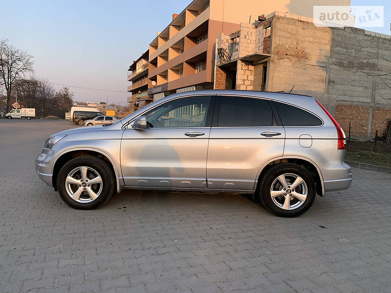 Позашляховик / Кросовер Honda CR-V 2011 в Чернівцях
