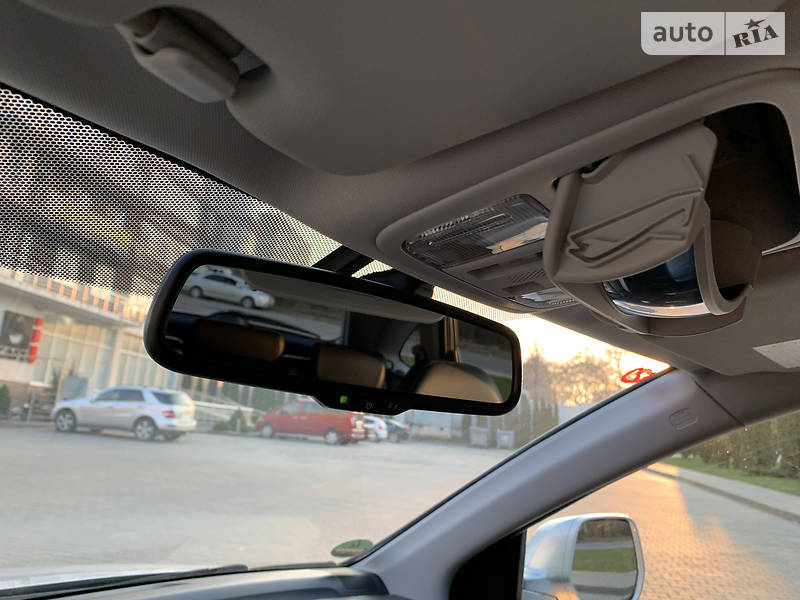 Позашляховик / Кросовер Honda CR-V 2011 в Чернівцях