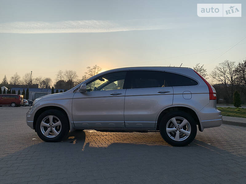 Позашляховик / Кросовер Honda CR-V 2011 в Чернівцях