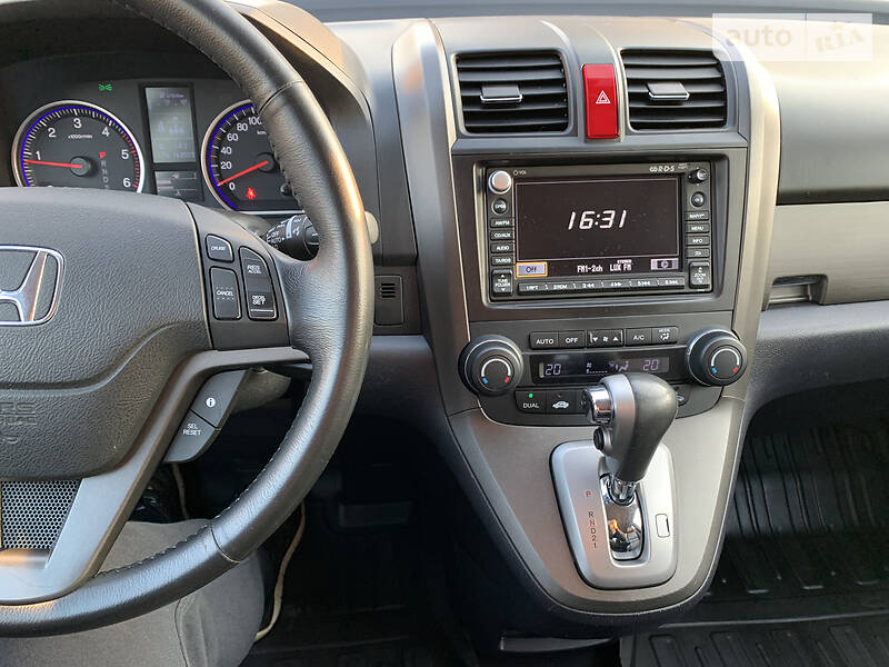 Позашляховик / Кросовер Honda CR-V 2011 в Чернівцях