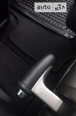 Позашляховик / Кросовер Honda CR-V 2010 в 