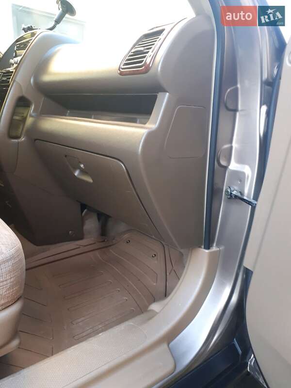 Внедорожник / Кроссовер Honda CR-V 2003 в Хусте