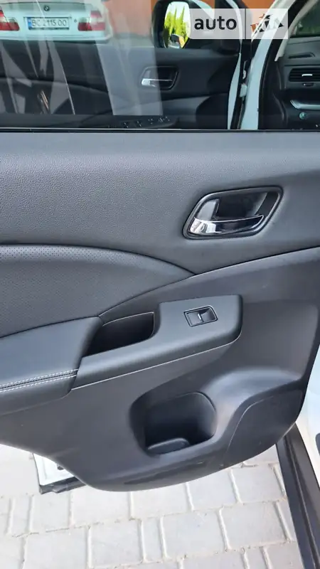 Honda CR-V 2016 VIN SHSRE6880GU004079 фото оголошення 17 з 66