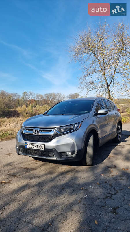 Внедорожник / Кроссовер Honda CR-V 2017 в Кривом Роге