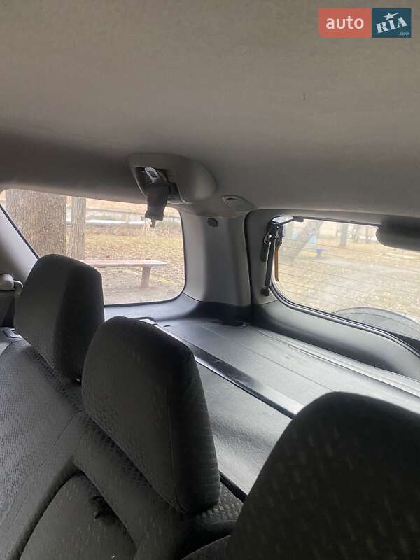 Позашляховик / Кросовер Honda CR-V 2004 в Полтаві фото 5 Позашляховик / Кросовер Honda CR-V 2004 в Полтаві