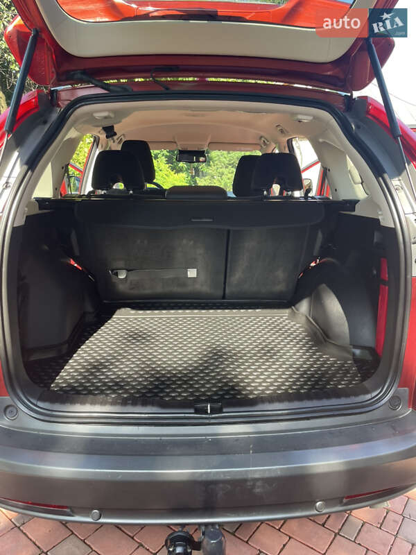 Внедорожник / Кроссовер Honda CR-V 2013 в Гоще