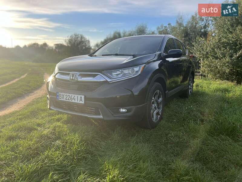 Внедорожник / Кроссовер Honda CR-V 2017 в Хмельницком