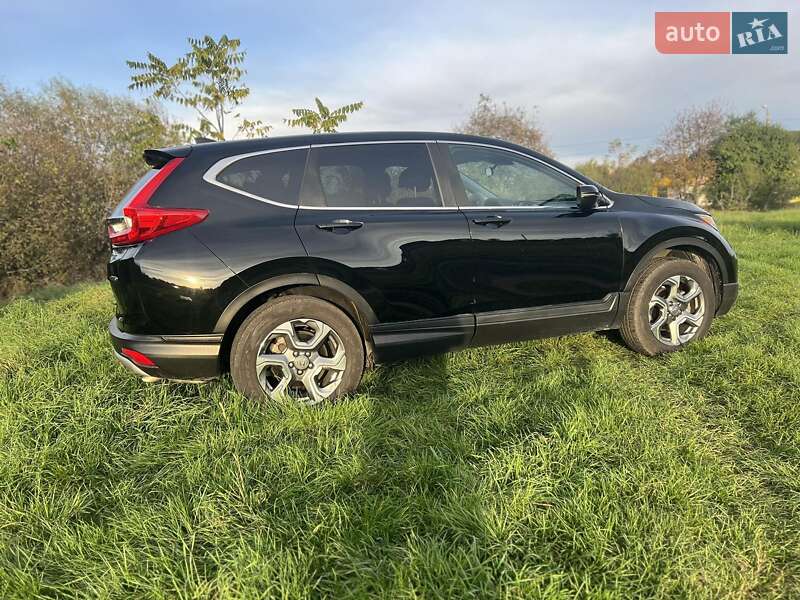 Внедорожник / Кроссовер Honda CR-V 2017 в Хмельницком