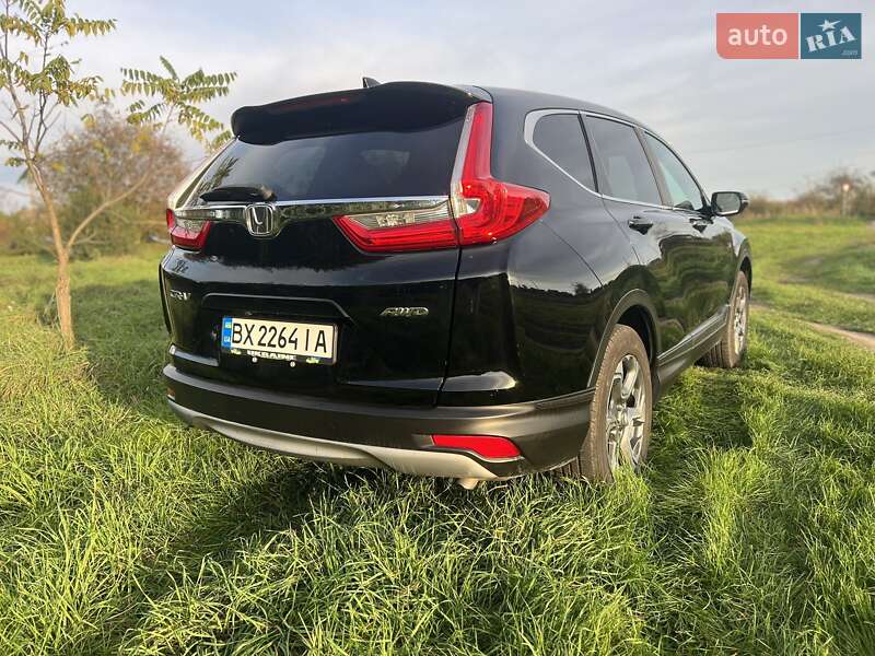 Внедорожник / Кроссовер Honda CR-V 2017 в Хмельницком