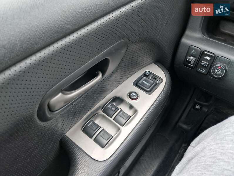 Внедорожник / Кроссовер Honda CR-V 2003 в Вараше