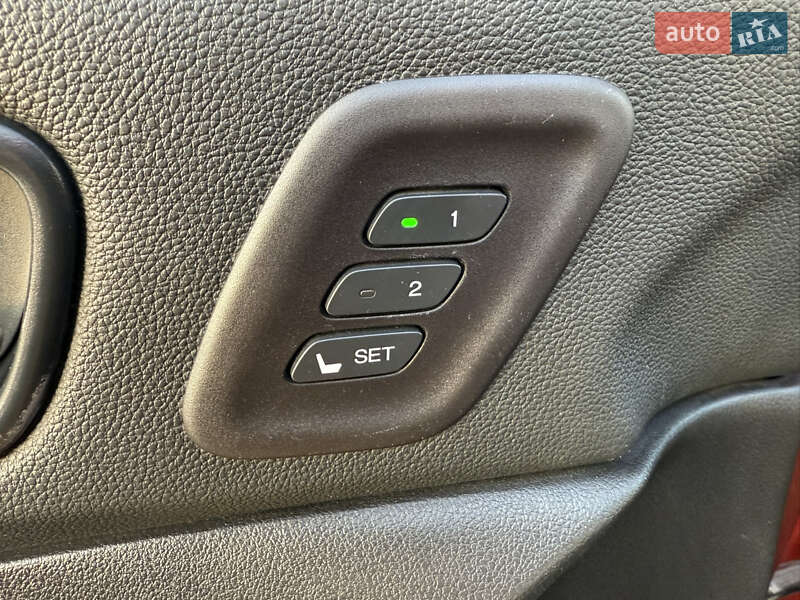 Позашляховик / Кросовер Honda CR-V 2014 в Житомирі