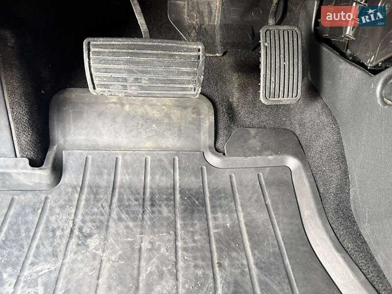 Позашляховик / Кросовер Honda CR-V 2014 в Житомирі