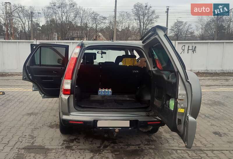 Внедорожник / Кроссовер Honda CR-V 2006 в Вышгороде