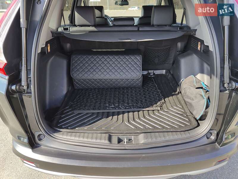 Внедорожник / Кроссовер Honda CR-V 2017 в Киеве