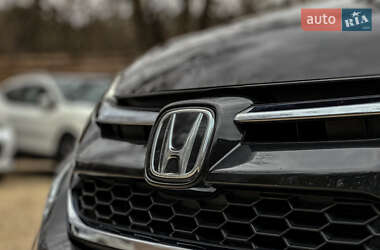 Позашляховик / Кросовер Honda CR-V 2016 в 
