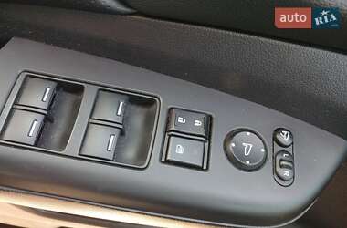 Позашляховик / Кросовер Honda CR-V 2013 в 