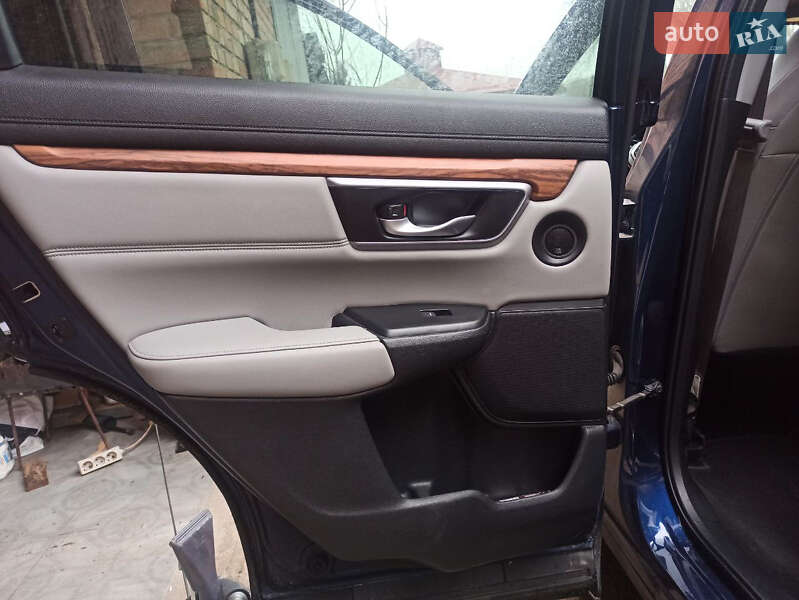 Позашляховик / Кросовер Honda CR-V 2017 в Здолбуніві