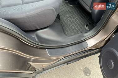 Позашляховик / Кросовер Honda CR-V 2010 в 