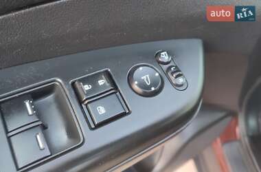 Позашляховик / Кросовер Honda CR-V 2012 в 