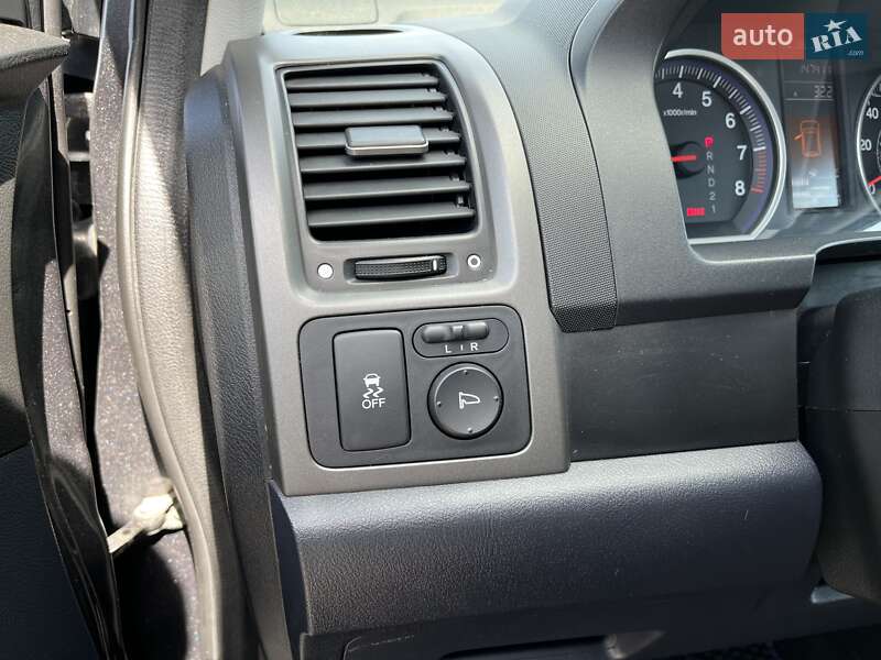 Внедорожник / Кроссовер Honda CR-V 2011 в Киеве