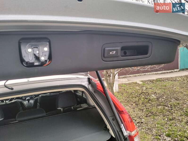Позашляховик / Кросовер Honda CR-V 2015 в Полтаві