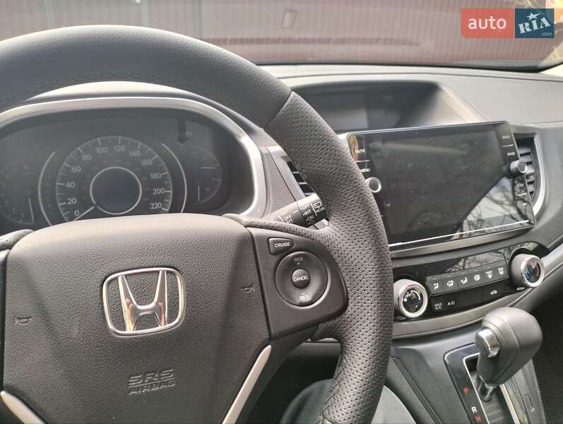 Позашляховик / Кросовер Honda CR-V 2015 в Полтаві