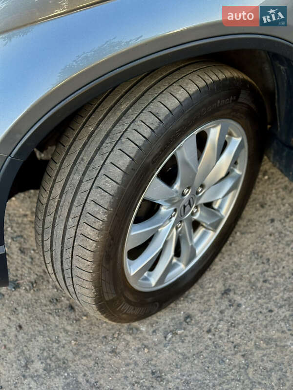 Позашляховик / Кросовер Honda CR-V 2010 в Полтаві
