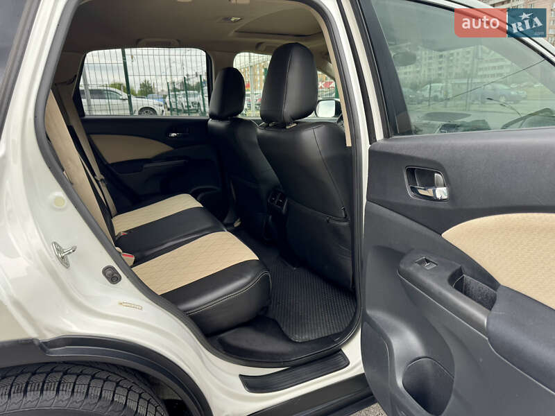 Позашляховик / Кросовер Honda CR-V 2015 в Києві
