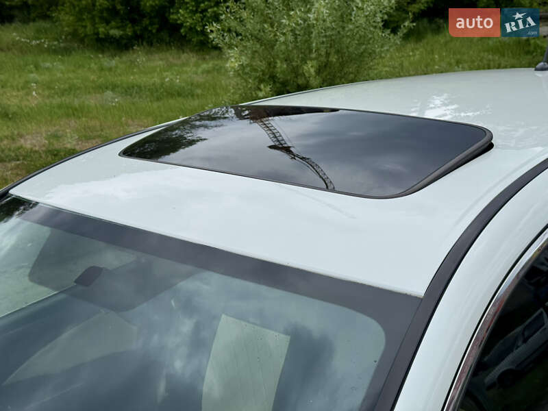 Позашляховик / Кросовер Honda CR-V 2015 в Києві