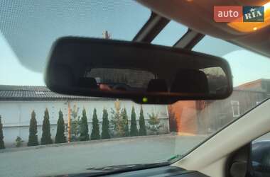 Позашляховик / Кросовер Honda CR-V 2012 в 