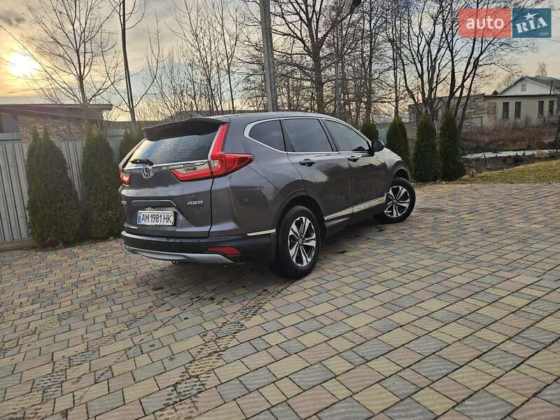 Внедорожник / Кроссовер Honda CR-V 2017 в Болехове