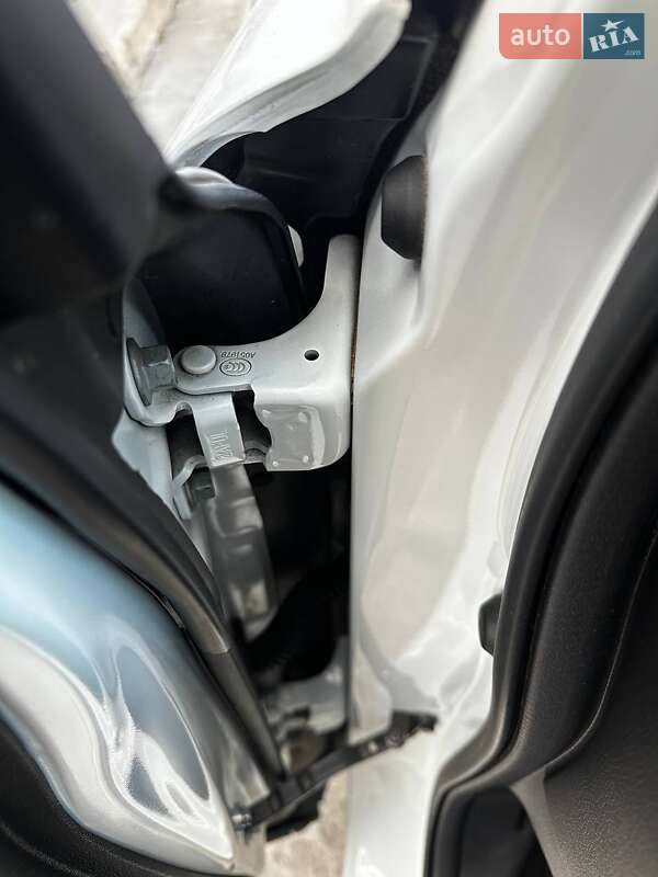 Внедорожник / Кроссовер Honda CR-V 2020 в Макарове