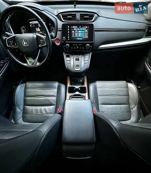 Внедорожник / Кроссовер Honda CR-V 2020 в Макарове