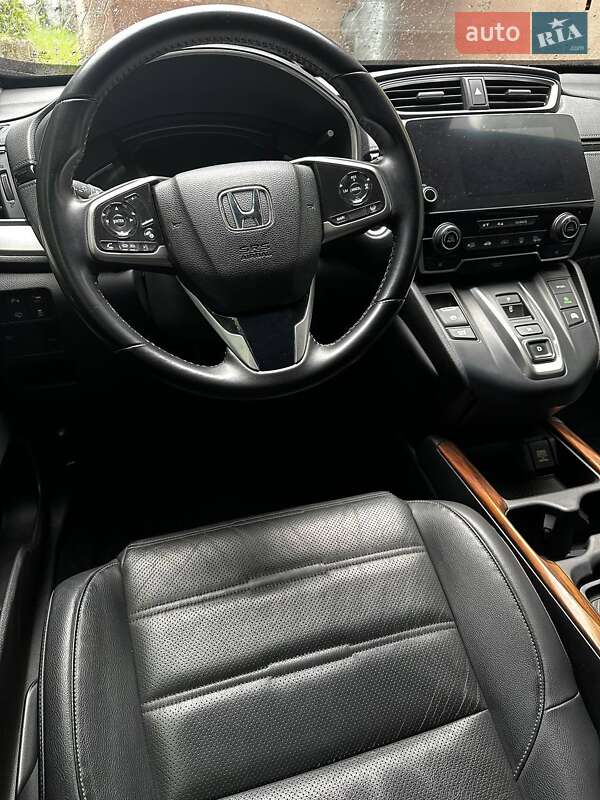 Внедорожник / Кроссовер Honda CR-V 2020 в Макарове