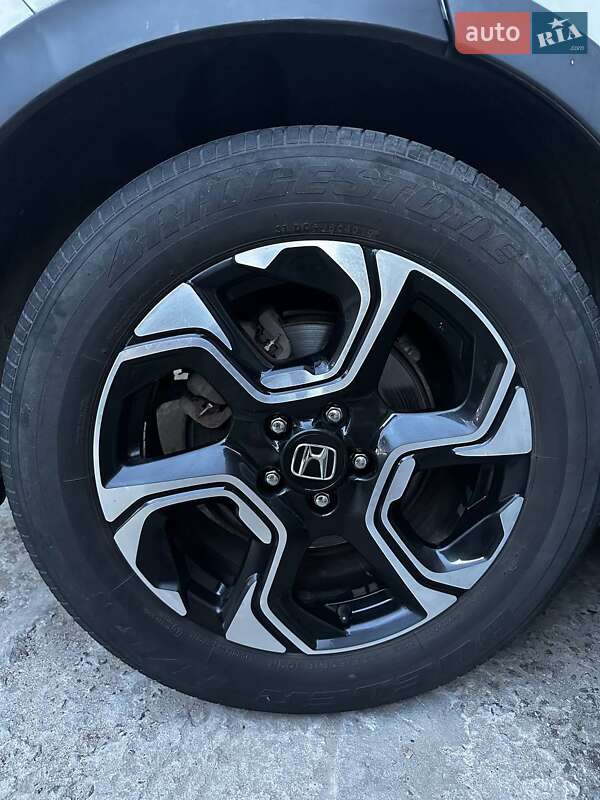 Внедорожник / Кроссовер Honda CR-V 2020 в Макарове