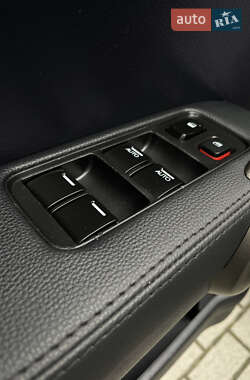Позашляховик / Кросовер Honda CR-V 2010 в 