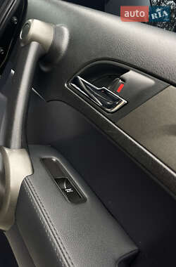 Позашляховик / Кросовер Honda CR-V 2010 в 