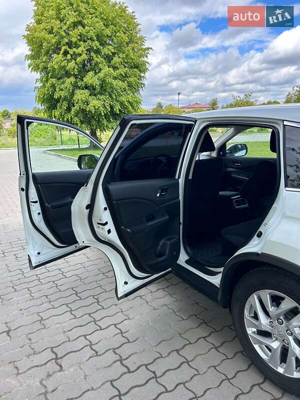 Внедорожник / Кроссовер Honda CR-V 2015 в Сокале