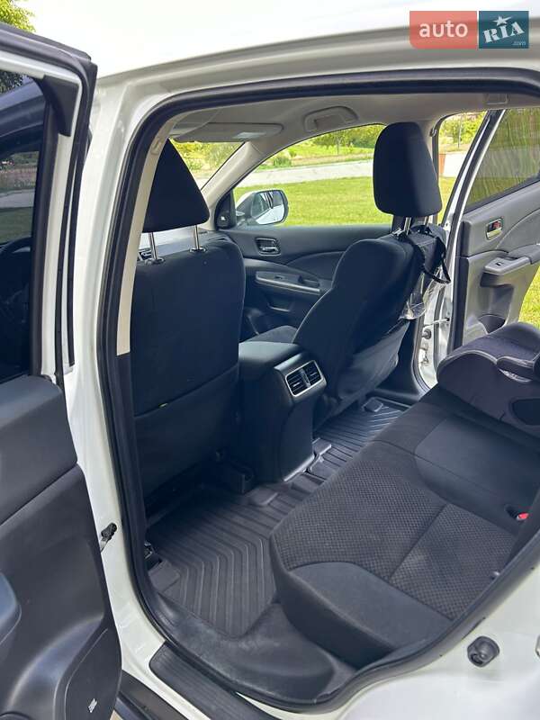 Внедорожник / Кроссовер Honda CR-V 2015 в Сокале