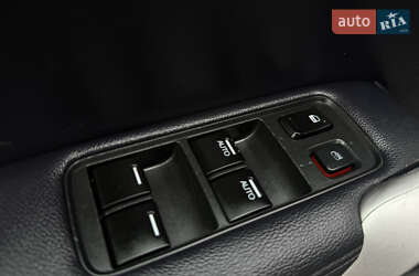 Позашляховик / Кросовер Honda CR-V 2008 в 