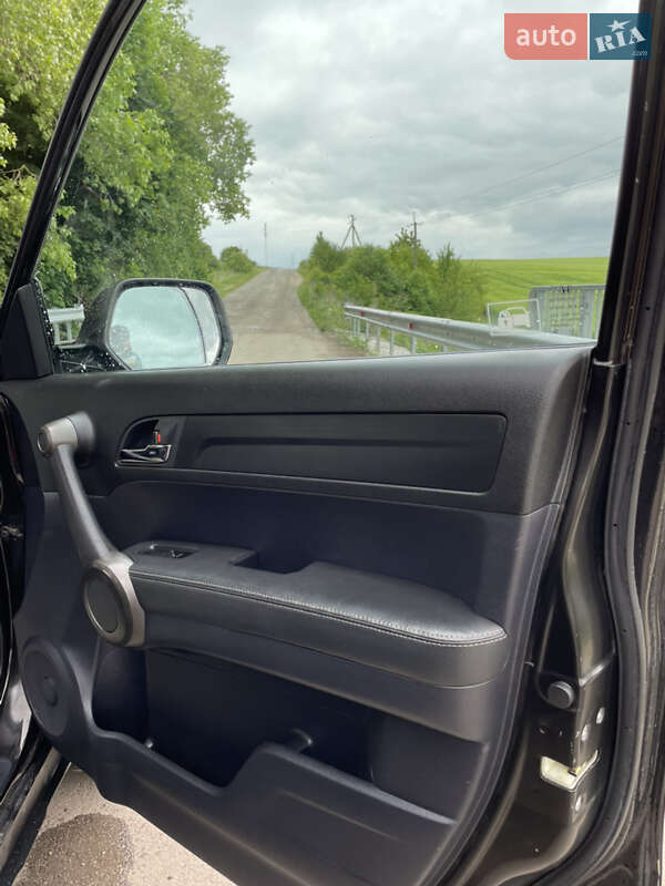 Внедорожник / Кроссовер Honda CR-V 2011 в Тернополе