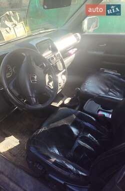 Позашляховик / Кросовер Honda CR-V 2003 в 