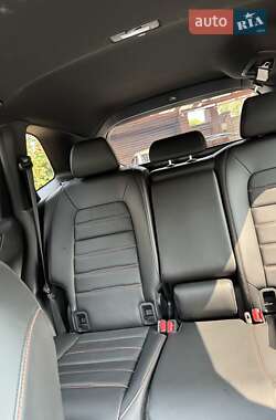 Позашляховик / Кросовер Honda CR-V 2023 в 